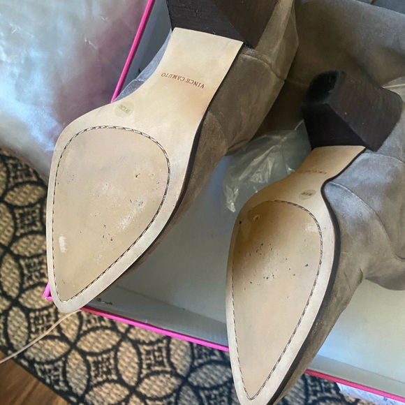 Vince Camuto Women's Sewinny Knee High Boot Fashion. Extra Wide - Picture 3 of 5